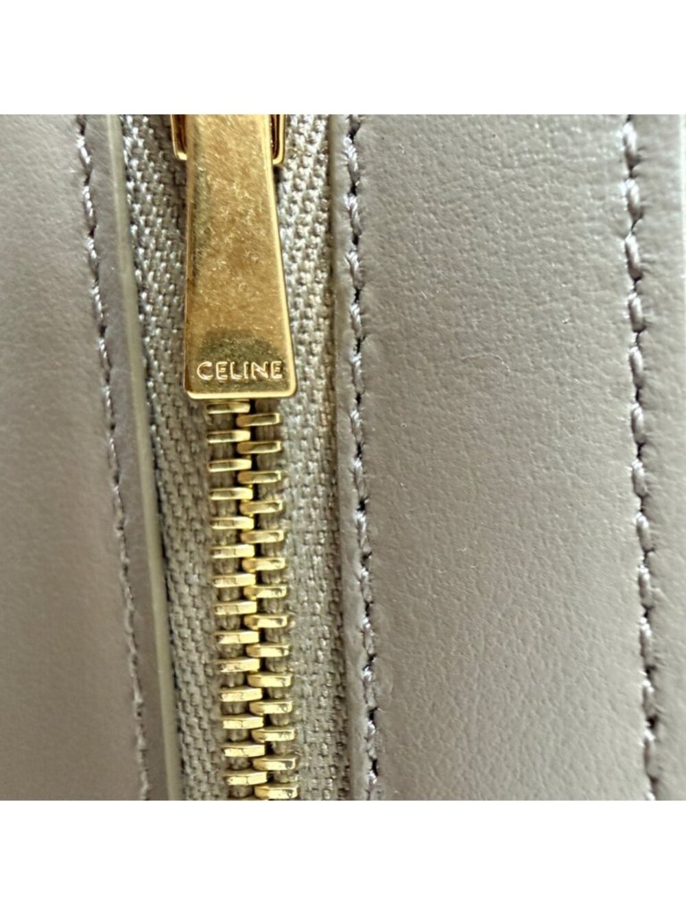 Celine Large Strap Wallet in Grained Calfskin Pebble Taupe/Gray Authentic - Picture 14 of 16